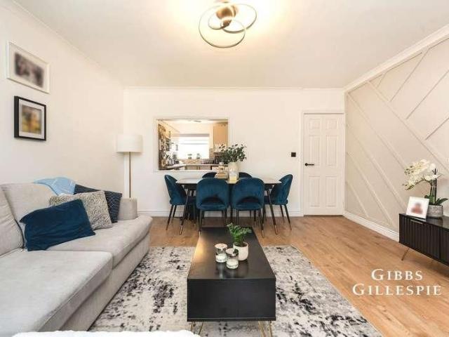 Chiswick Court, Moss Lane, Pinner, Middlesex, HA5