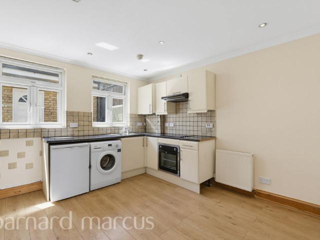 Chiswick High Road, Chiswick, London W4, 1 bed flat to rent, £1,600 pcm | PrimeLocation