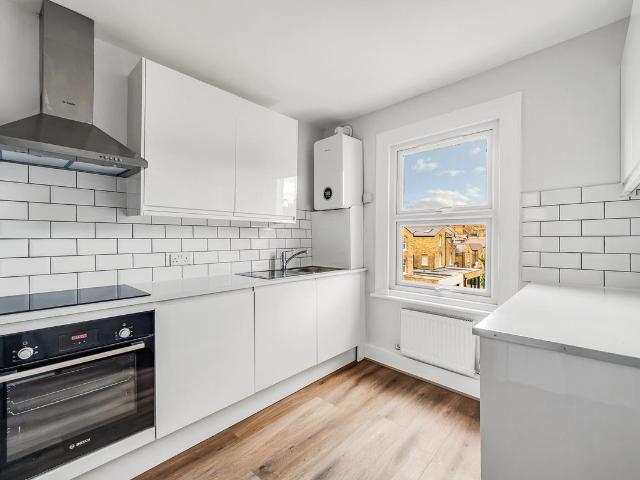 Chiswick High Road, Chiswick, London W4, 5 bed flat to rent, £4,498 pcm | PrimeLocation