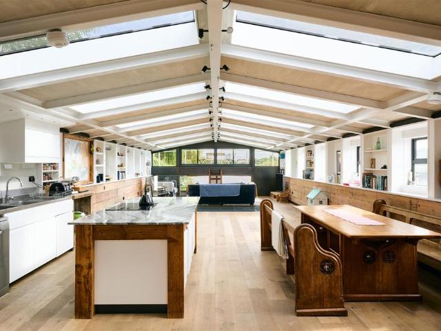 Chiswick Mall, Chiswick, W4 5 bed houseboat to rent £8,500 pcm £1,962 pw