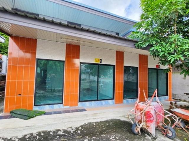ชลบุรี ให้เช่าคฤหาสน์พูลวิลล่าหรุ 3 ชั้น 3ไร่ 2งาน พร้อมเรือนรับรอง 2 หลัง 802ตรม. โลตัส พนัสนิคม 1กม. กว้างมาก 7นอน 7น้ำ 10แอร์ พานทอง