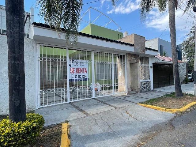 chpalita renta casa de una planta. cochera 1 auto grande