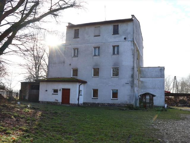 Unikatowy dom z młynem i 4,58 ha gruntów w Chrząstawie