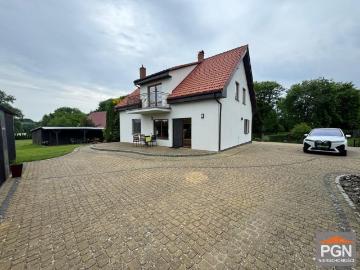 Nowoczesny dom 170 m² z garażem i dużą działką