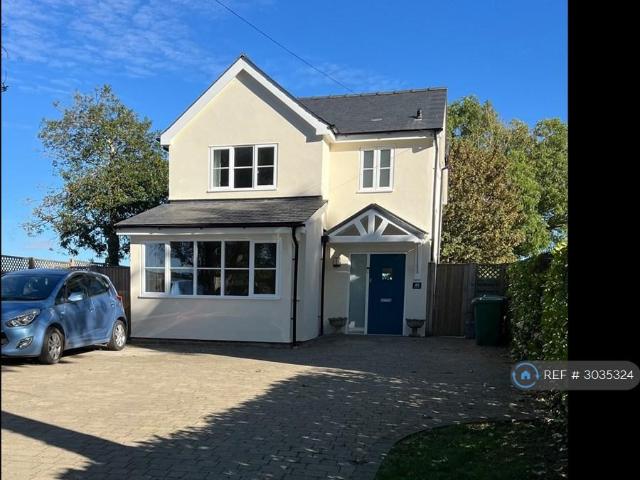 Chrishill Road, Royston, SG8 3 bed detached house to rent £1,900 pcm £438 pw