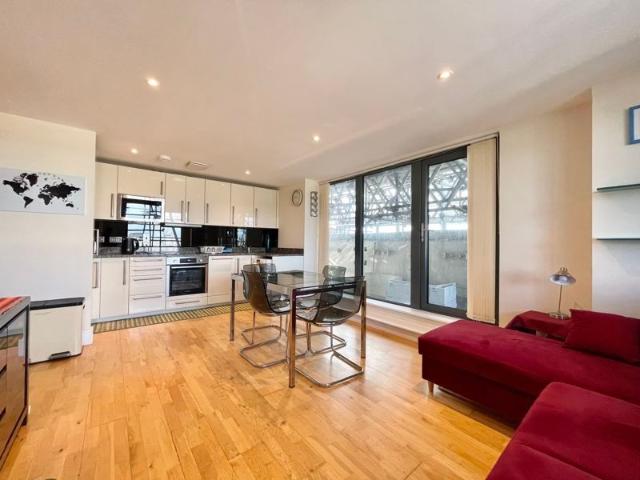 Chrisp Street E14, 2 bed flat to rent, £2,450 pcm | PrimeLocation