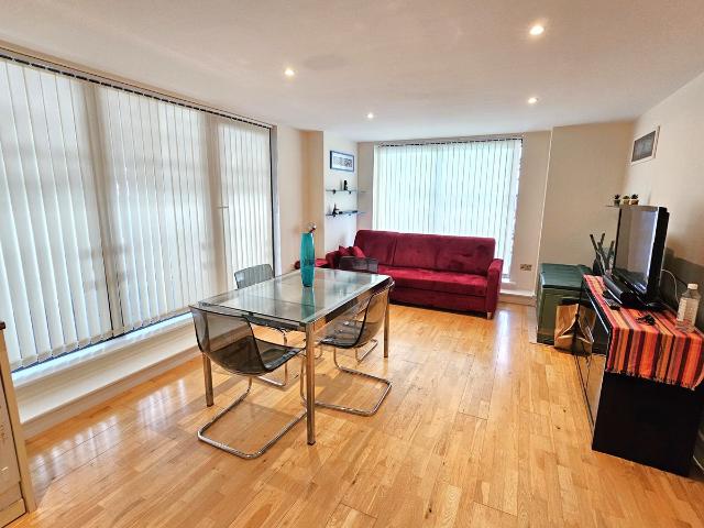 Chrisp Street, London E14, 2 bed flat to rent, £2,450 pcm | PrimeLocation