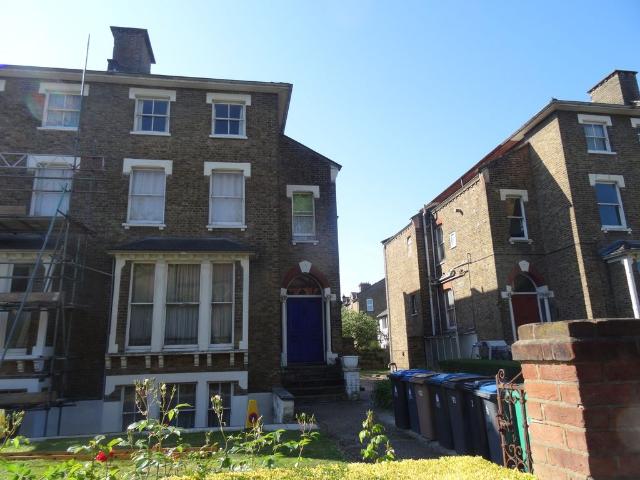 Christ Church Road, Berrylands, Surbiton KT5, 1 bed flat to rent, £1,400 pcm | PrimeLocation