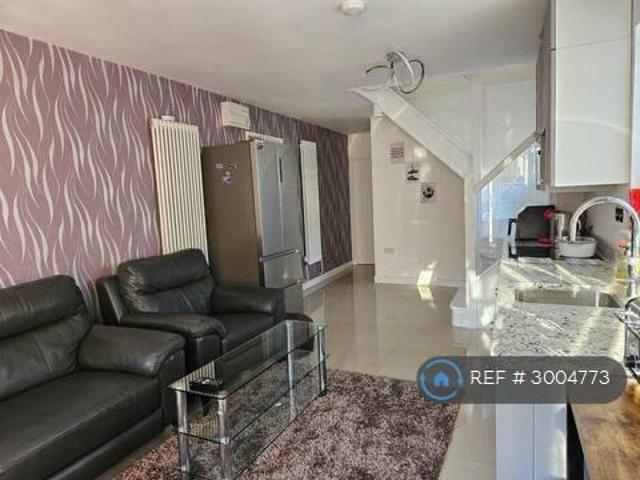 Christchurch Close, Birmingham, B15 2 bed semi detached house to rent £1,800 pcm £415 pw