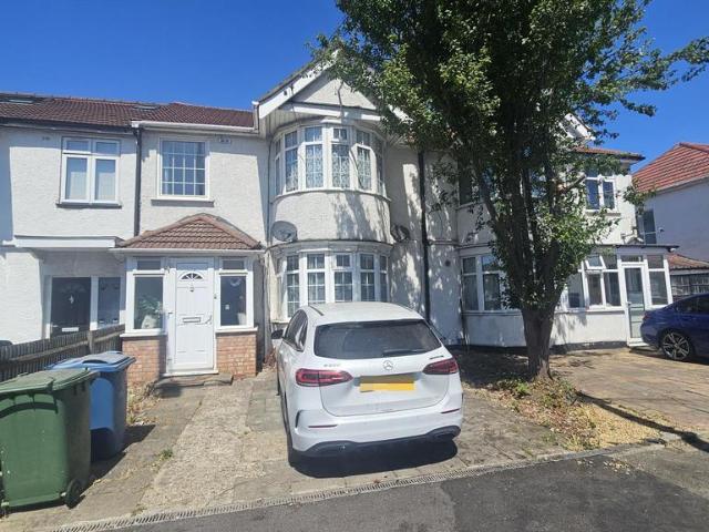 Christchurch Avenue, Harrow HA3 3 bed semi detached house to rent £2,350 pcm £542 pw