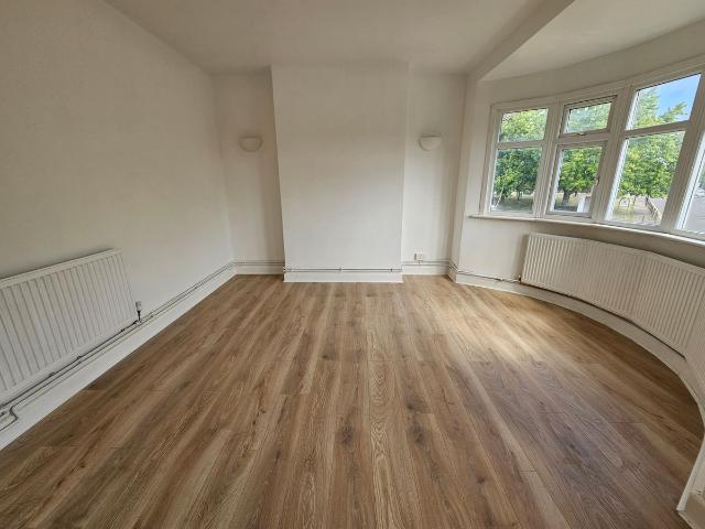 Christchurch Avenue, Harrow HA3, 2 bed maisonette to rent, £1,650 pcm | PrimeLocation