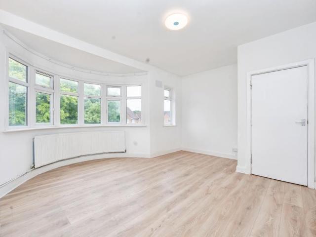 Christchurch Avenue, Harrow HA3, 2 bed maisonette to rent, £1,700 pcm | PrimeLocation
