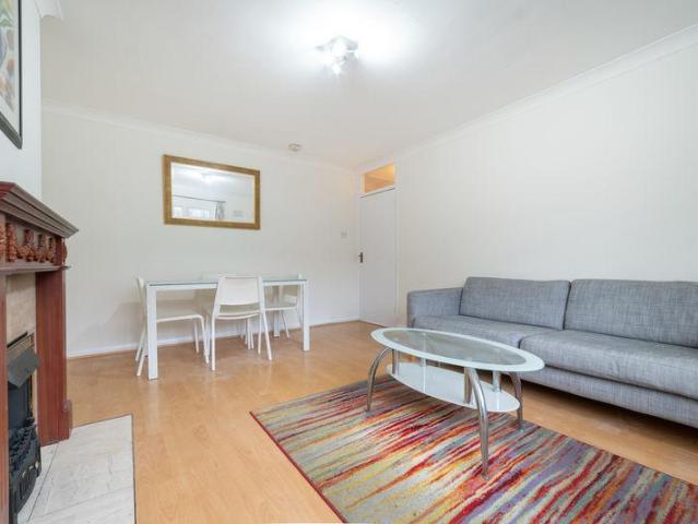 Christchurch Avenue, Kilburn NW6 2 bed apartment to rent £2,201 pcm £508 pw