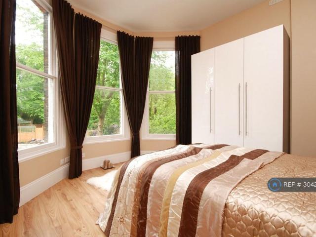 Christchurch Avenue, London, NW6 3 bed flat to rent £3,998 pcm £923 pw