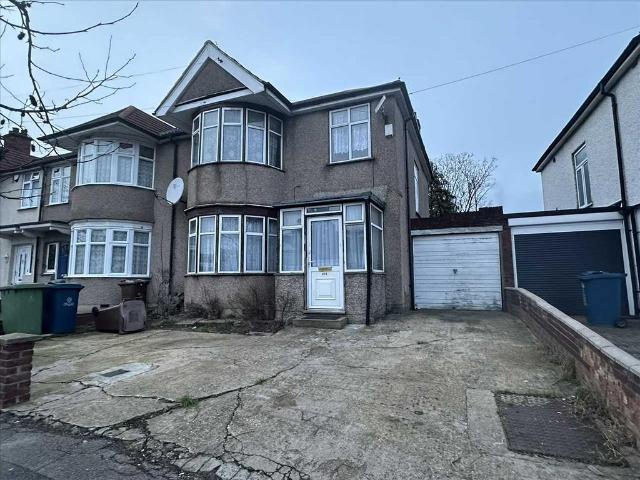 Christchurch Gardens, London, HA3 8NP, United Kingdom | 3 bed duplex for rent #140397819 | Rentberry