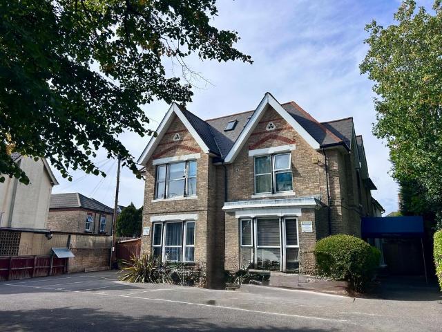Christchurch Road, two bed furnished. 2 bed flat to rent £1,100 pcm £254 pw