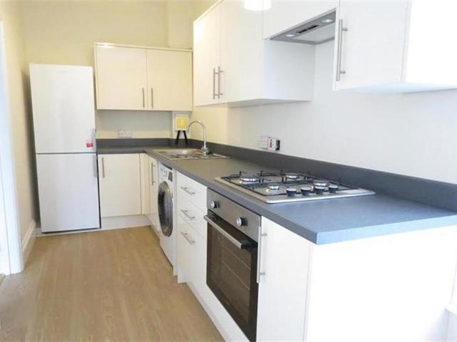 Christchurch Road, BH1 3 bed flat to rent £1,200 pcm £277 pw