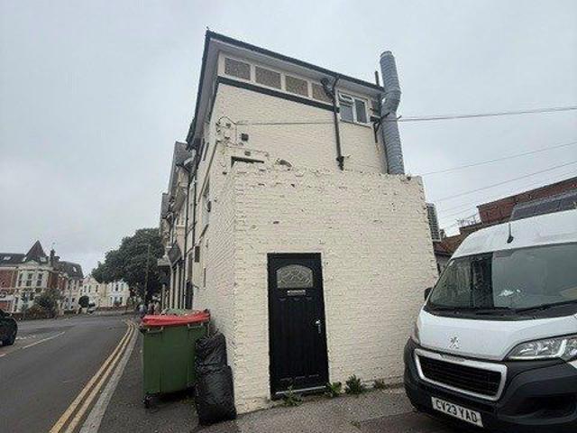 Christchurch Road, Bournemouth BH1, 1 bed maisonette to rent, £925 pcm | PrimeLocation