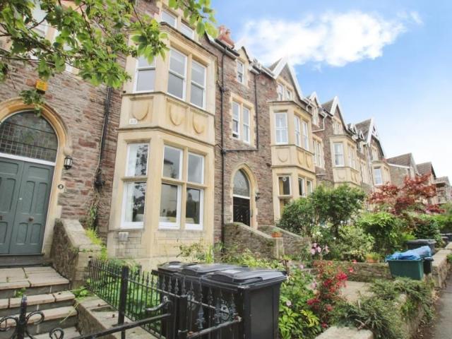 Christchurch Road, Clifton, Bristol BS8, 2 bed flat to rent, £1,850 pcm | PrimeLocation