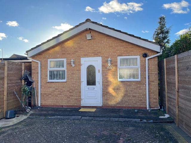 Christchurch Road, Ilford IG1, Studio to rent, £1,350 pcm | PrimeLocation