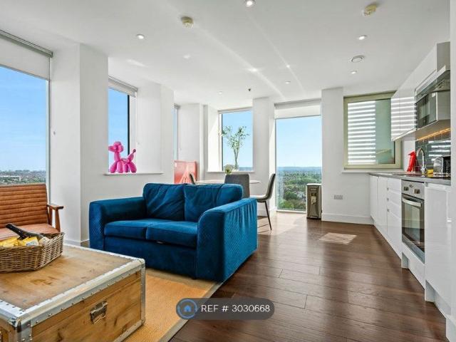Christchurch Road, London SW19, 2 bed flat to rent, £3,000 pcm | PrimeLocation
