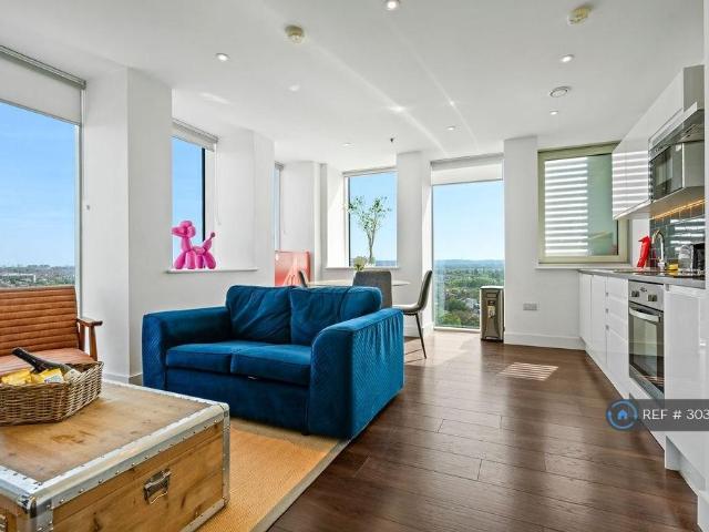 Christchurch Road, London, SW19 2 bed flat to rent £3,000 pcm £692 pw