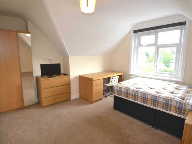 Christchurch Road, Reading 5 bed flat to rent £3,000 pcm £692 pw