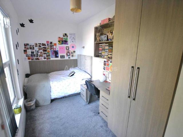 Christchurch Road, Reading 9 bed terraced house to rent £5,355 pcm £1,236 pw