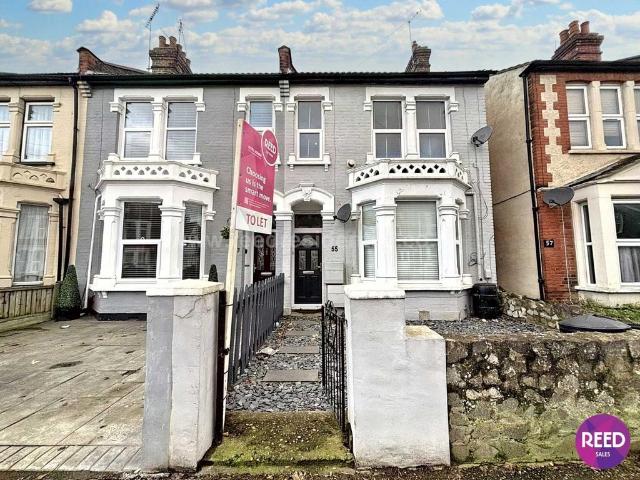 Christchurch Road, Southend On Sea 1 bed flat to rent £1,000 pcm £231 pw