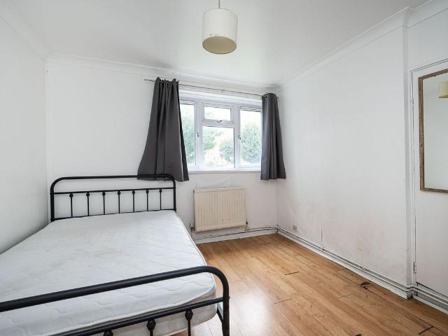 Christian Street E1, Whitechapel, London, 4 bed flat to rent, £3,500 pcm | PrimeLocation