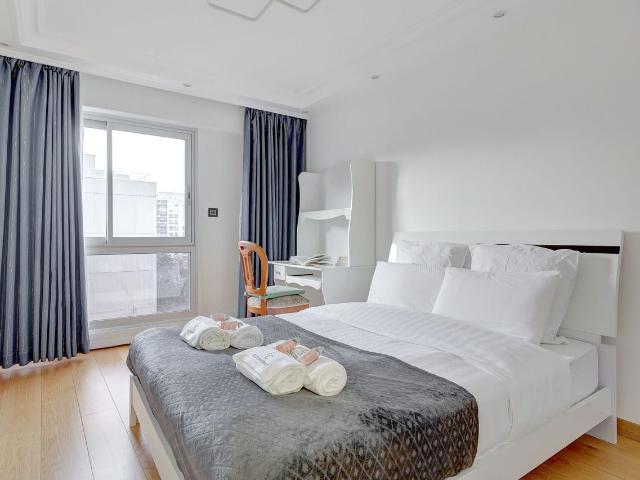 Christine Suite: Splendid Parisian apartment, Paris Amsterdam Apartments for Rent