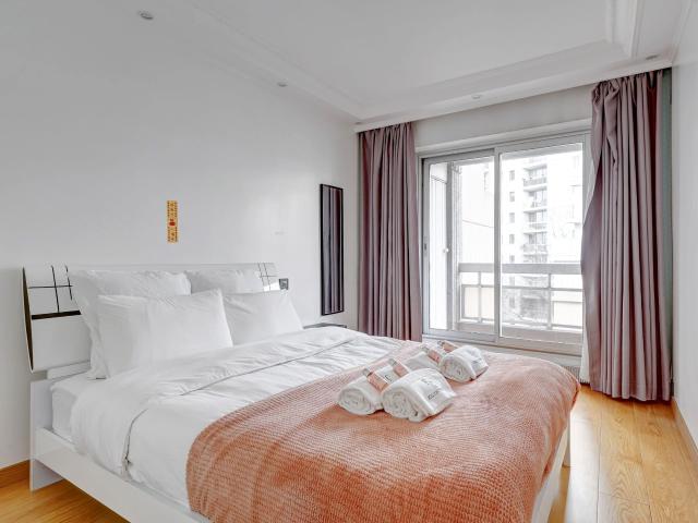 Christine Suite: Splendid Parisian apartment