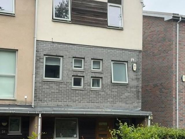 Christmas Place, Gateshead NE8 4 bed semi detached house to rent £1,395 pcm £322 pw