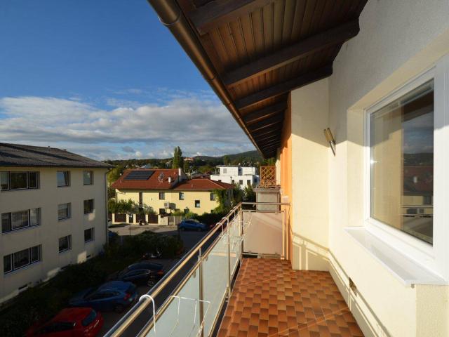 CHRISTOPH CHROMECEK IMMOBILIEN PERCHTOLDSDORF Zentrumsnahe 3 Zimmer Anlegerwohnung mit Balkon!