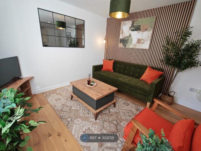 Christrchurch Road, Bournemouth BH1, 2 bed flat to rent, £1,650 pcm | PrimeLocation