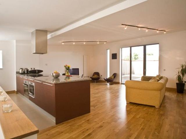 Christ's Lane, Cambridge CB1, 2 bed flat to rent, £2,500 pcm | PrimeLocation