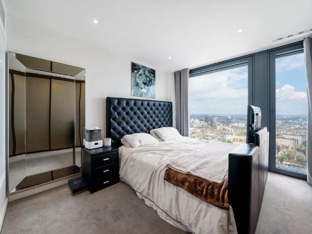 Chronicle Tower, 261b City Road. 2 bed apartment to rent £4,100 pcm £946 pw
