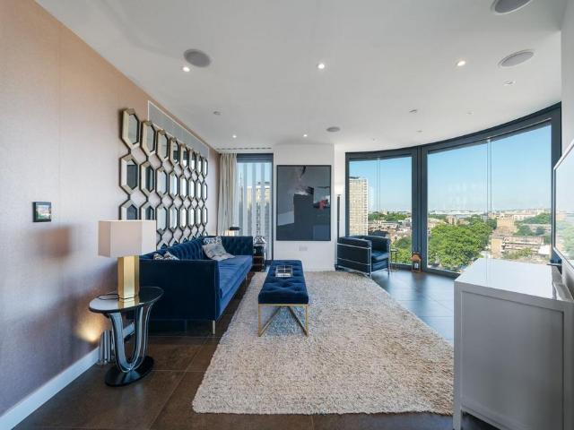 Chronicle Tower, 261B City Road. 2 bed apartment to rent £6,000 pcm £1,385 pw