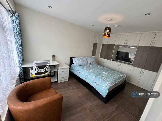 Chudleigh Gardens, Sutton, SM1 1 bed in a house share to rent £1,075 pcm £248 pw