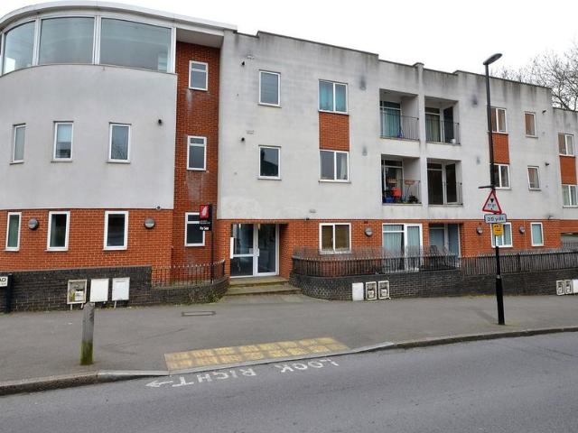 Chudleigh Road, London, SE4 1 bed apartment to rent £1,400 pcm £323 pw