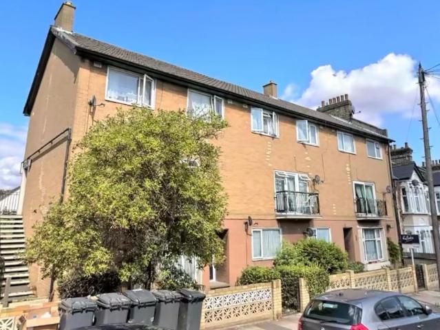 Chudleigh Road London SE4 1 bed in a house share to rent £800 pcm £185 pw