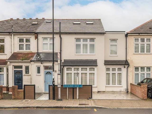 Chudleigh Road, London SE4 4 bed terraced house to rent £3,950 pcm £912 pw