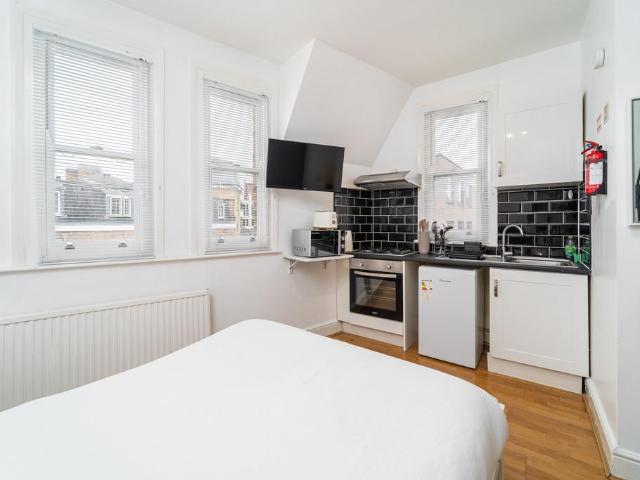 Churchway, Euston, London Studio to rent £1,550 pcm £358 pw