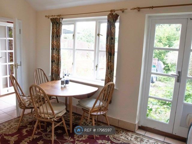 Church Cowley Road, Oxford OX4, 2 bed flat to rent, £1,350 pcm | PrimeLocation