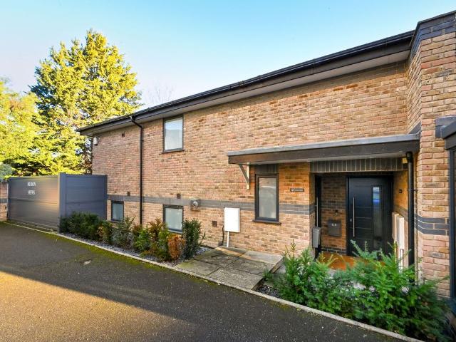 Church Grove, Hampton Wick, Kingston Upon Thames KT1, 1 bed flat to rent, £3,315 pcm | PrimeLocation