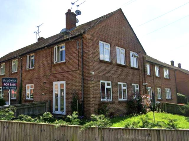 Church Fields, Headley, Hampshire GU35, 2 bed flat to rent, £1,000 pcm | PrimeLocation