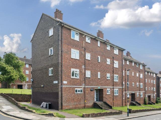 Church Hill, London SE18, 1 bed flat to rent, £1,500 pcm | PrimeLocation