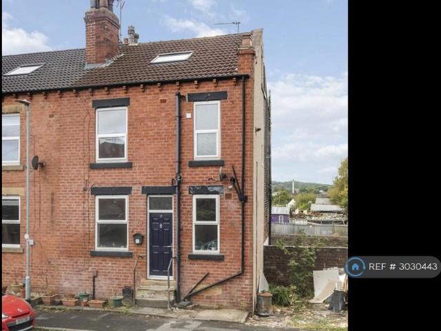Church Hill Mount, Stanningley. 2 bed terraced house to rent £975 pcm £225 pw