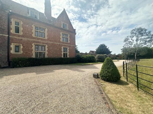 Church Hill, Reading, RG10 1 bed apartment to rent £750 pcm £173 pw