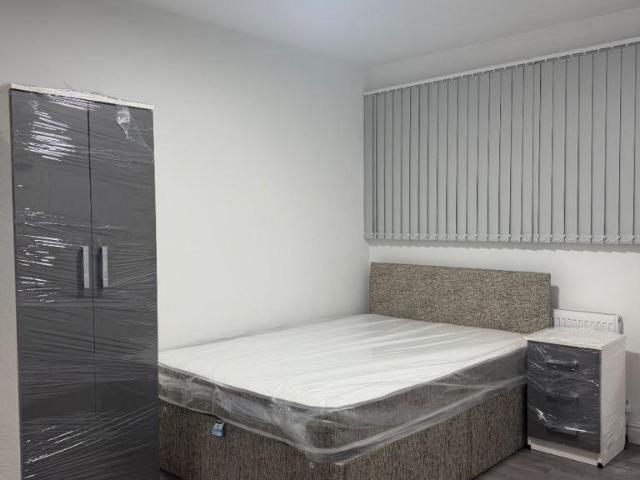Church Ln, Birmingham, B42 1 bed flat to rent £750 pcm £173 pw